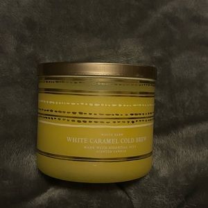 White caramel cold brew candle